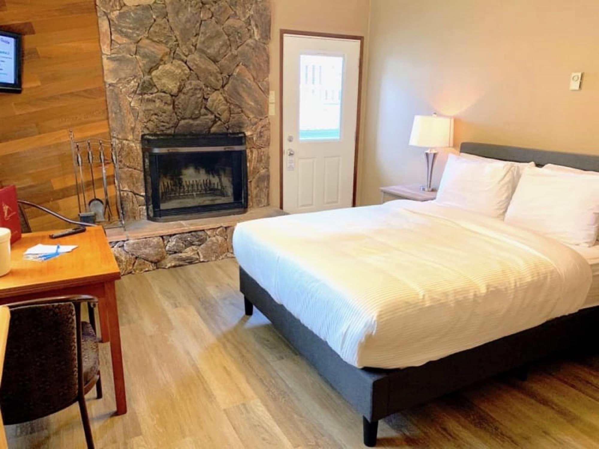 Sunwapta Falls Rocky Mountain Lodge ジャスパー エクステリア 写真