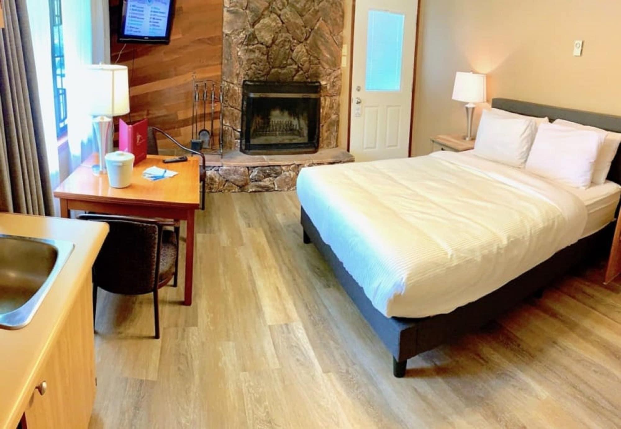 Sunwapta Falls Rocky Mountain Lodge ジャスパー エクステリア 写真
